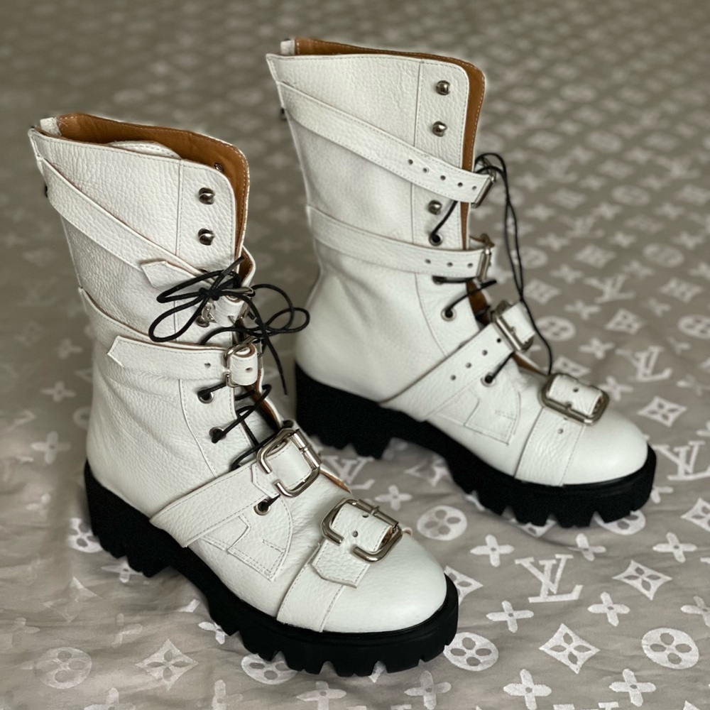 MOJA combat boots